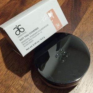 Arbonne mineral powder foundation
